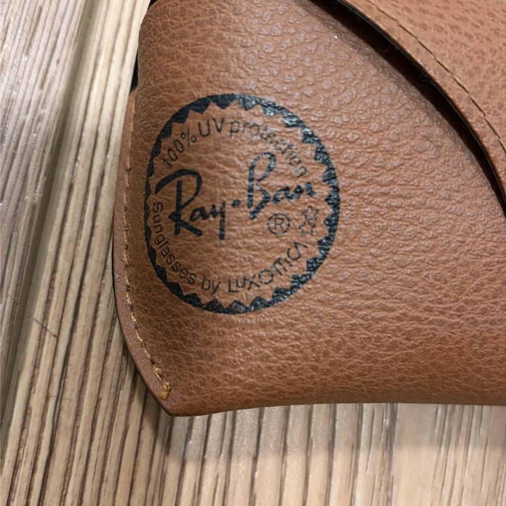Ray-Ban sunglass case - Picture 2 of 4